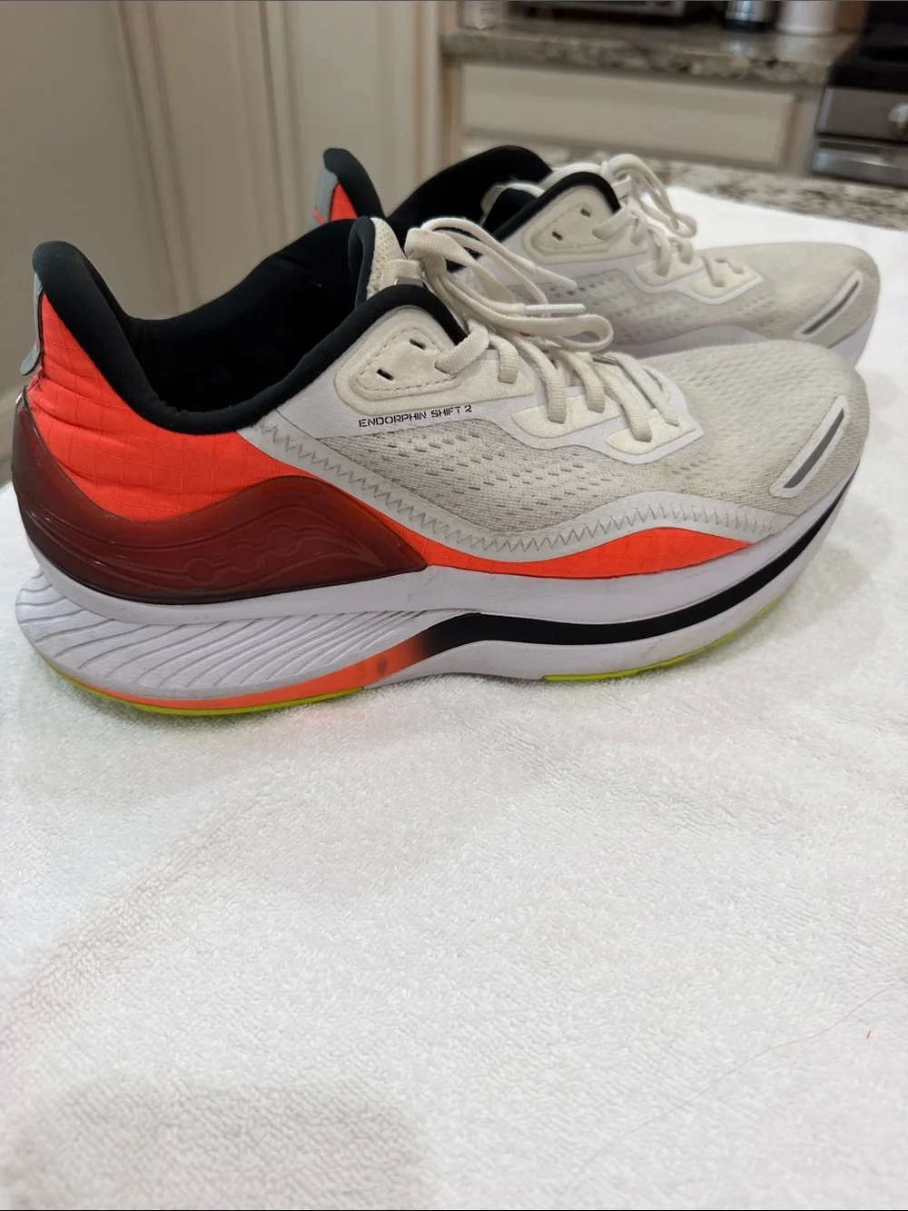 Men’s Saucony Endorphin Shift 2 Running shoes. Mens Size 11.5